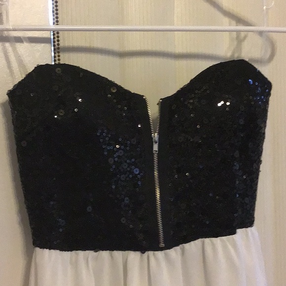 ‘Windsor’ Black Sequined Strapless Dress - Picture 2 of 7